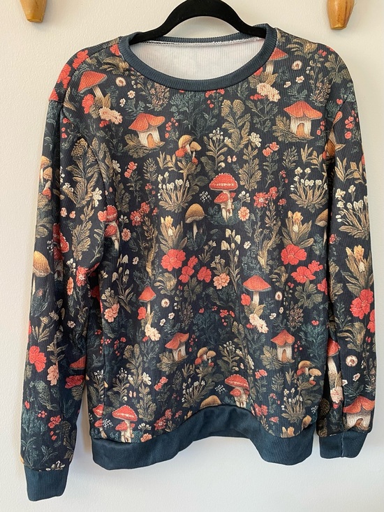 Sweaters - Women’s cottagecore Dark Floral Mushroom Print Sweatshirt - Red/Green
